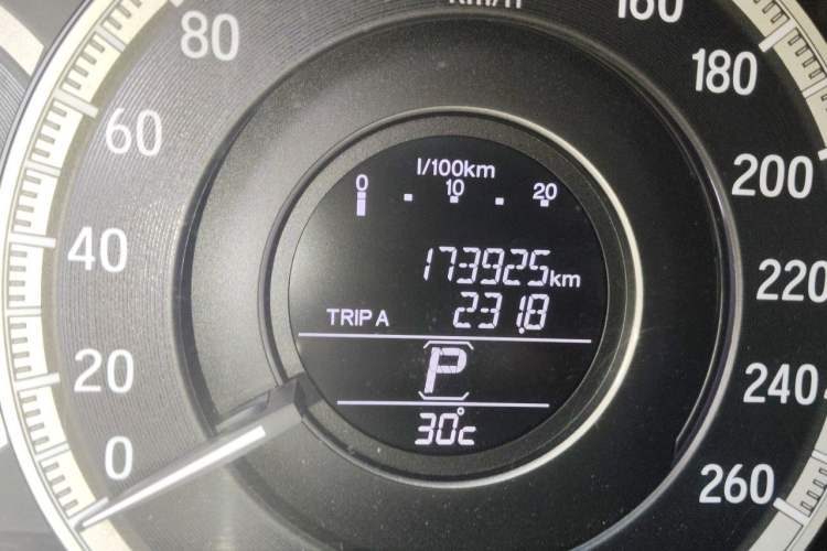 Used Honda Accord 2016 2.0L Elite Edition Odometer Close Up
