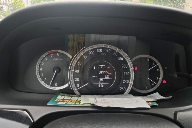 Used Honda Accord 2016 2.0L Comfort Edition Odometer Close Up