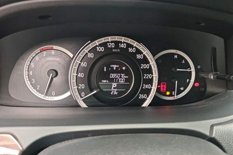 Used Honda Accord 2016 2.4L Comfort Edition Odometer Close Up