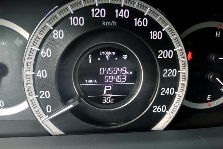 Used Honda Accord 2016 2.0L Elite Edition Odometer Close Up
