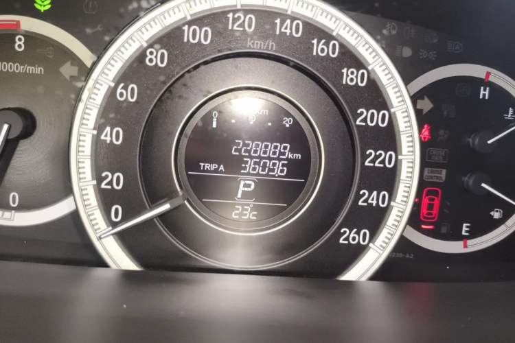 Used Honda Accord 2016 2.0L Elite Edition Odometer Close Up