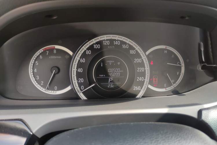 Used Honda Accord 2016 2.0L Comfort Edition Odometer Close Up