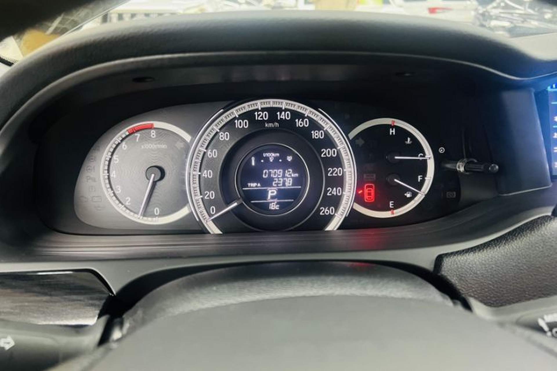 Used Honda Accord 2016 2.0L Comfort Edition Odometer Close Up