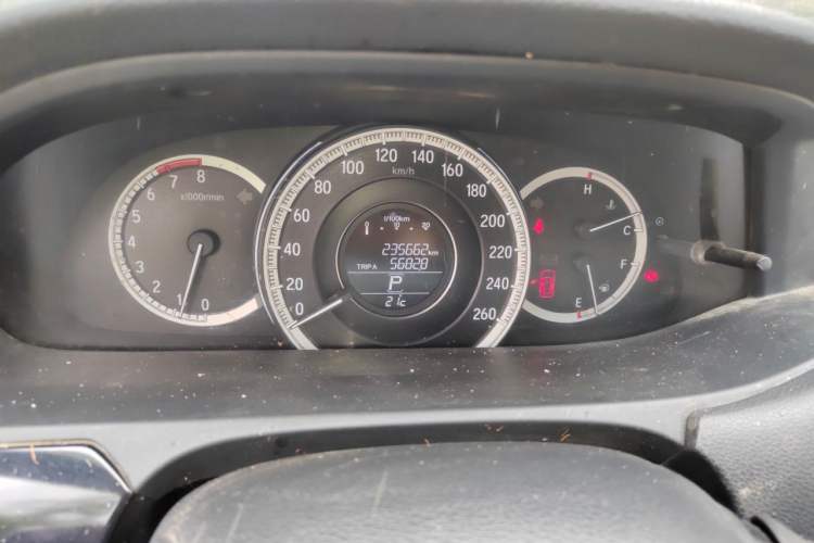 Used Honda Accord 2016 2.0L Comfort Edition Odometer Close Up