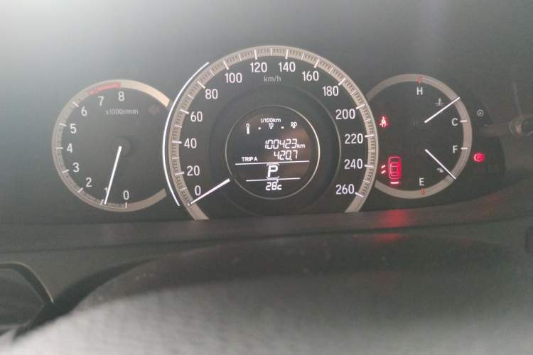 Used Honda Accord 2016 2.0L Comfort Edition Odometer Close Up