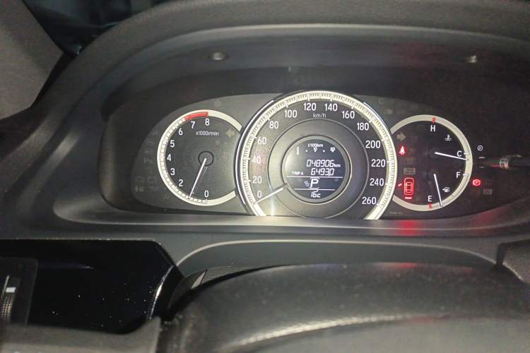 Used Honda Accord 2016 2.0L Comfort Edition Odometer Close Up