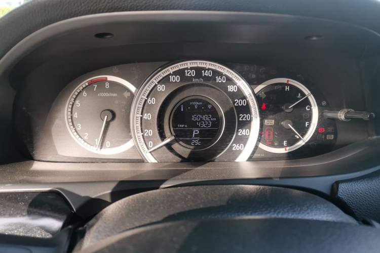 Used Honda Accord 2016 2.0L Comfort Edition Odometer Close Up