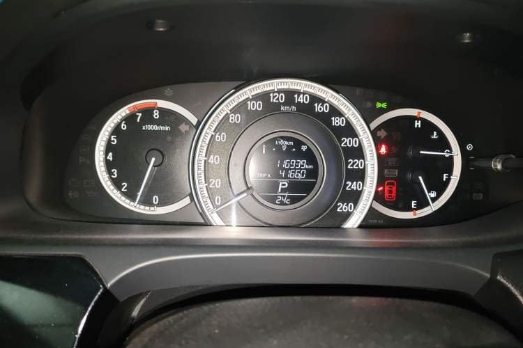 Used Honda Accord 2016 2.0L Comfort Edition Odometer Close Up