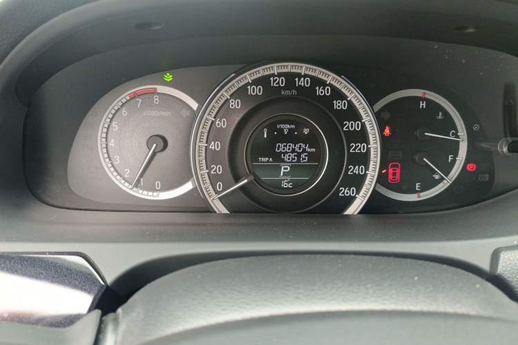 Used Honda Accord 2016 2.0L Comfort Edition Odometer Close Up