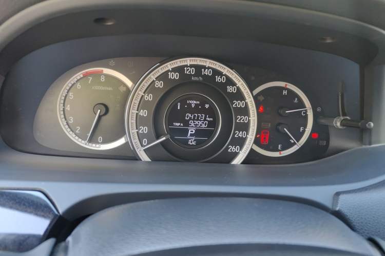 Used Honda Accord 2016 2.0L Comfort Edition Odometer Close Up