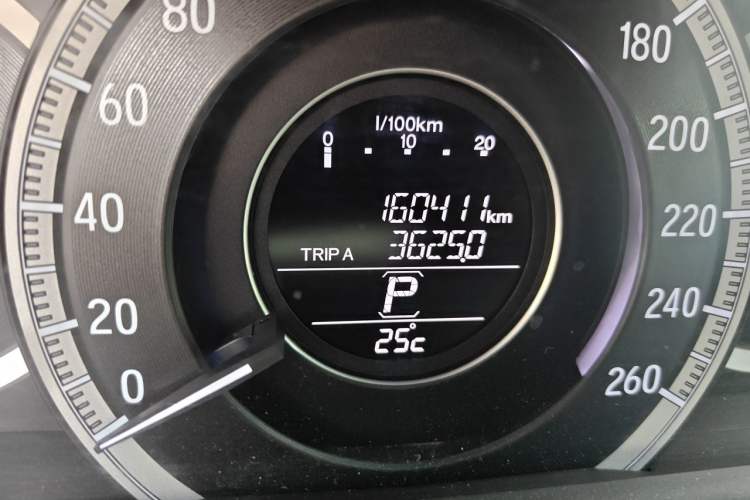 Used Honda Accord 2016 2.4L Luxury Edition Odometer Close Up