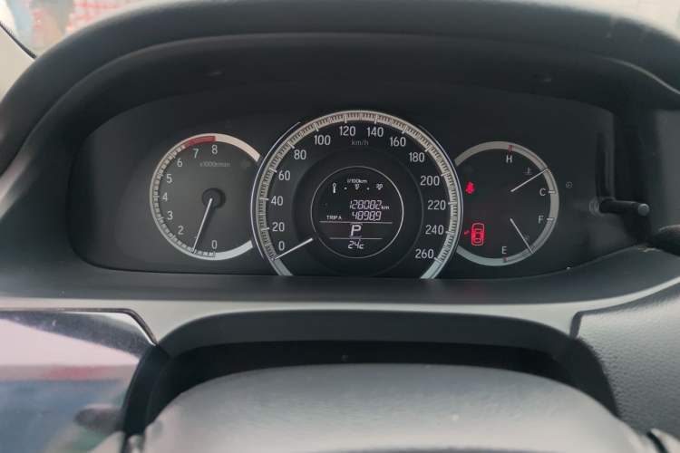 Used Honda Accord 2016 2.0L Comfort Edition Odometer Close Up