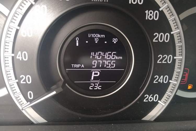 Used Honda Accord 2016 2.0L Comfort Edition Odometer Close Up