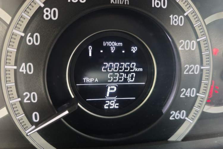 Used Honda Accord 2016 2.0L Comfort Edition Odometer Close Up