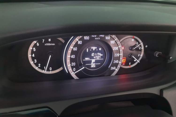 Used Honda Accord 2016 2.0L Elite Edition Odometer Close Up