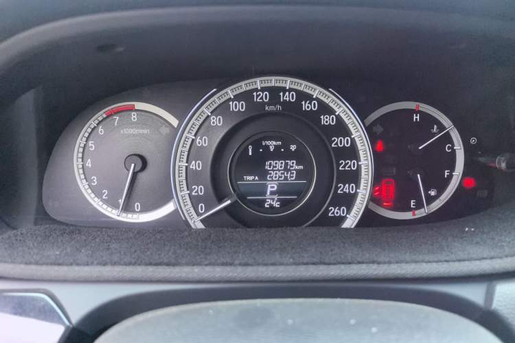 Used Honda Accord 2016 2.0L Comfort Edition Odometer Close Up