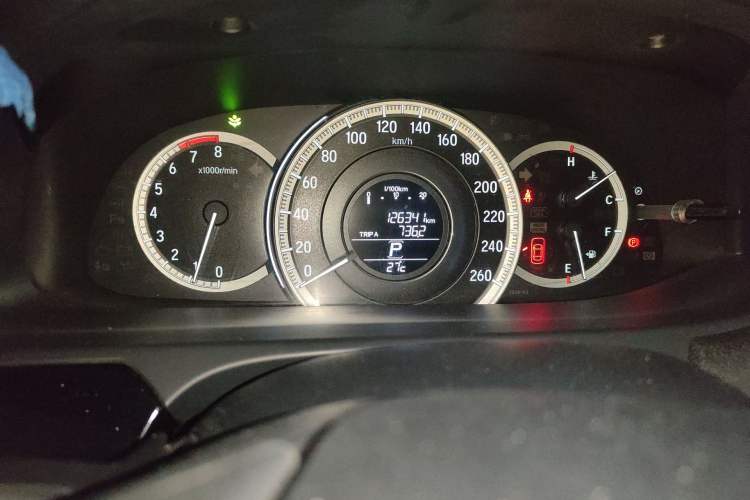 Used Honda Accord 2016 2.0L Comfort Edition Odometer Close Up