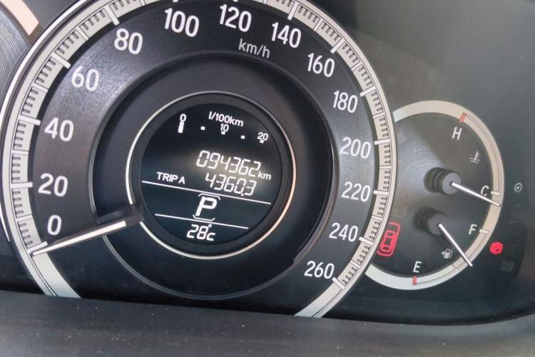 Used Honda Accord 2016 2.0L Elite Edition Odometer Close Up
