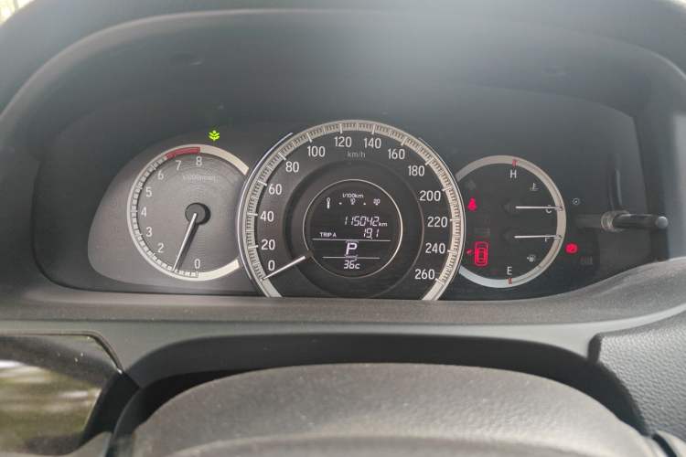Used Honda Accord 2016 2.0L Comfort Edition Odometer Close Up