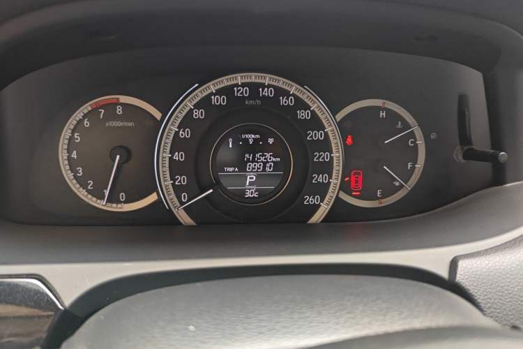 Used Honda Accord 2016 2.0L Comfort Edition Odometer Close Up