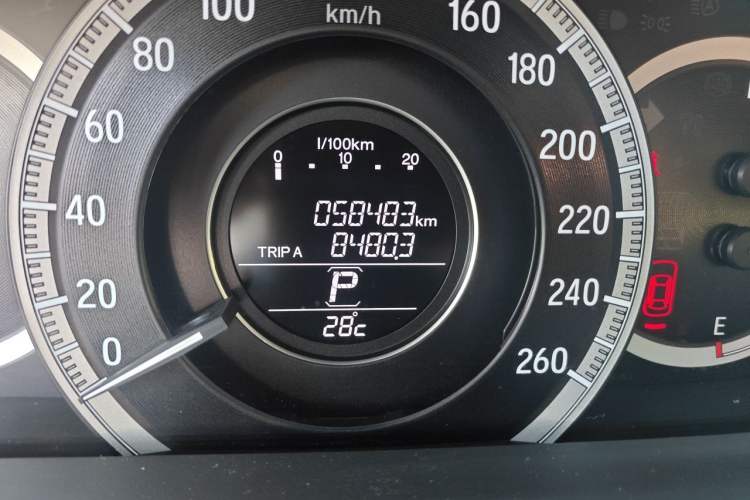 Used Honda Accord 2016 2.0L Elite Edition Odometer Close Up