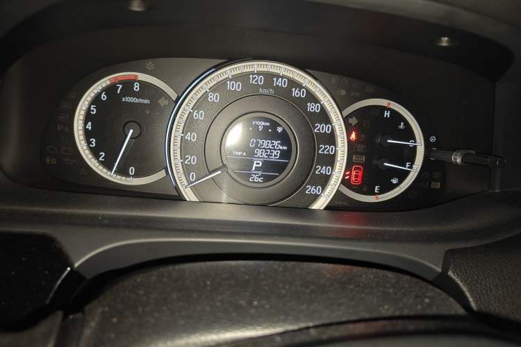 Used Honda Accord 2016 2.0L Comfort Edition Odometer Close Up