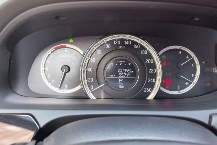 Used Honda Accord 2016 2.0L Comfort Edition Odometer Close Up