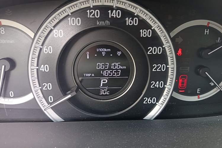Used Honda Accord 2016 2.0L Elite Edition Odometer Close Up