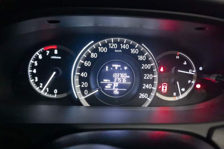 Used Honda Accord 2016 2.4L EX New Year Limited Edition Special Package Odometer Close Up