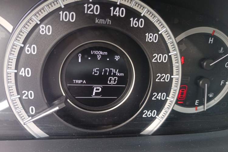 Used Honda Accord 2016 2.0L Comfort Edition Odometer Close Up