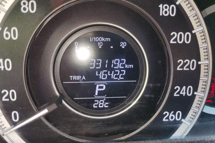 Used Honda Accord 2016 2.0L Comfort Edition Odometer Close Up