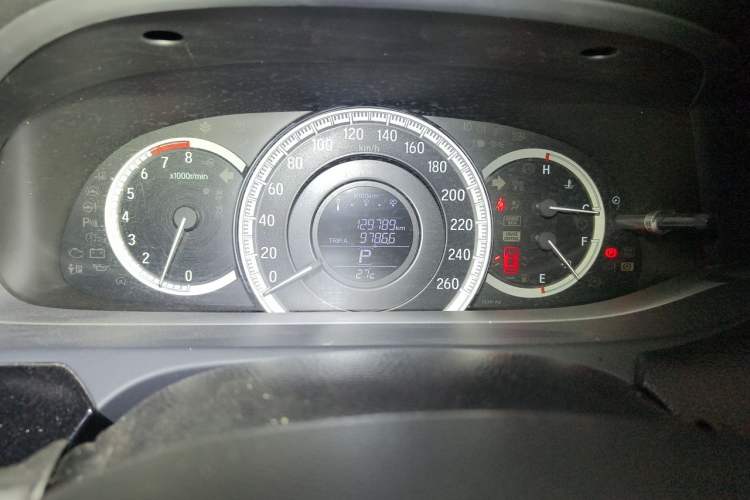 Used Honda Accord 2016 2.0L Comfort Edition Odometer Close Up