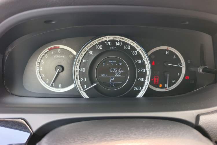 Used Honda Accord 2016 2.0L Comfort Edition Odometer Close Up