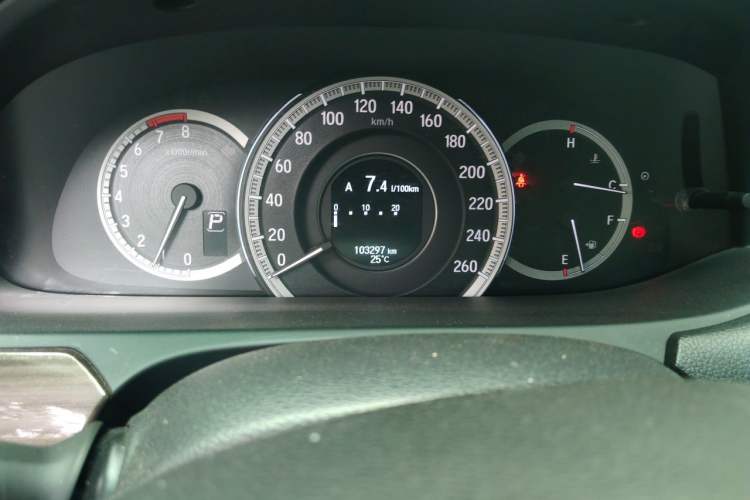 Used Honda Accord 2016 2.4L Zhi Rui Edition Odometer Close Up