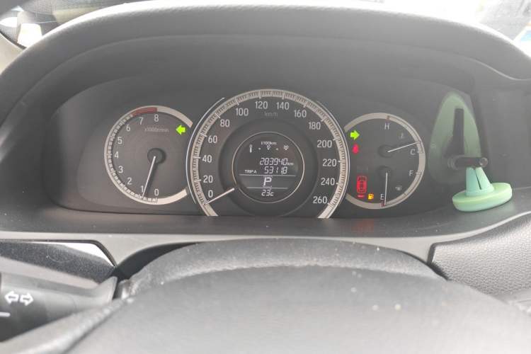Used Honda Accord 2016 2.0L Comfort Edition Odometer Close Up