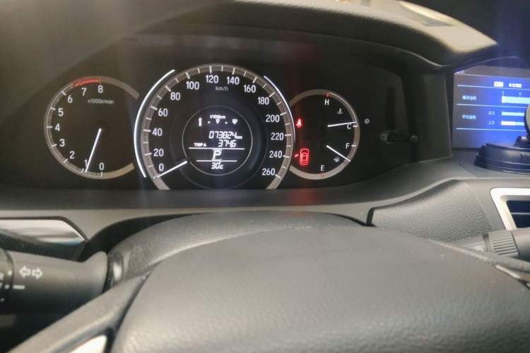 Used Honda Accord 2016 2.0L Comfort Edition Odometer Close Up