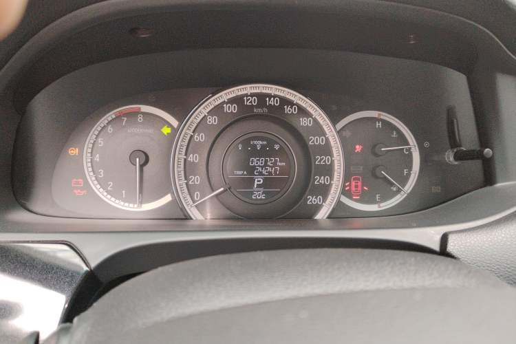 Used Honda Accord 2016 2.0L Comfort Edition Odometer Close Up