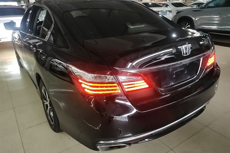 Used Honda Accord 2016 2.0L Comfort Edition Rear Left 45 Deg