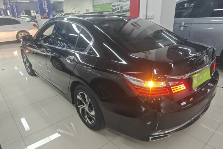 Used Honda Accord 2016 2.0L Comfort Edition Rear Left 45 Deg