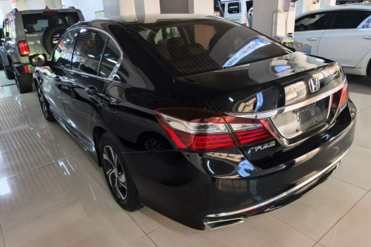 Used Honda Accord 2016 2.0L Comfort Edition Rear Left 45 Deg
