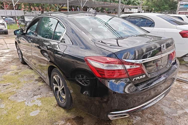 Used Honda Accord 2016 2.0L Luxury Edition Rear Left 45 Deg