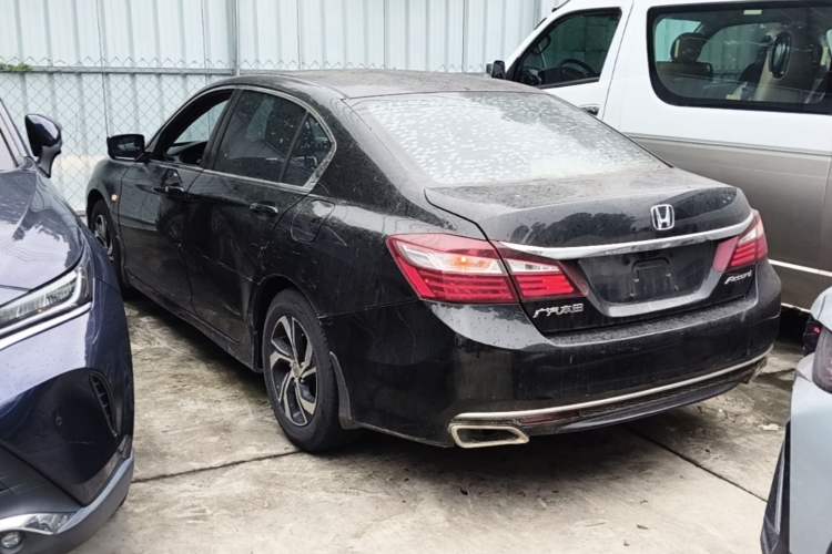 Used Honda Accord 2016 2.0L Comfort Edition Rear Left 45 Deg