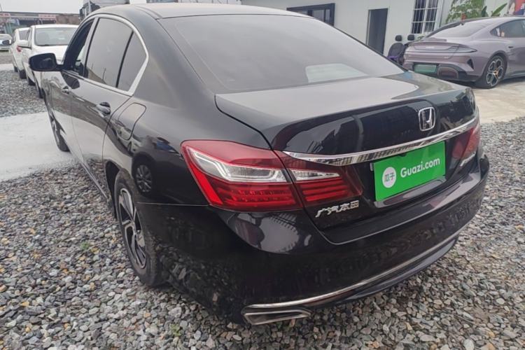 Used Honda Accord 2016 2.0L Luxury Edition Rear Left 45 Deg