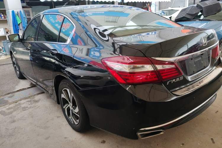 Used Honda Accord 2016 2.0L Comfort Edition Rear Left 45 Deg