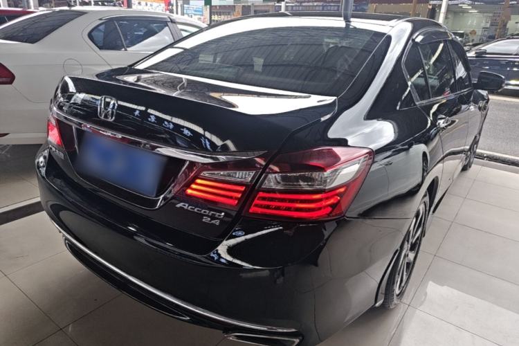 Used Honda Accord 2016 2.4L Luxury Edition Rear Right 45 Deg