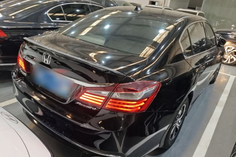 Used Honda Accord 2016 2.0L Comfort Edition Rear Right 45 Deg