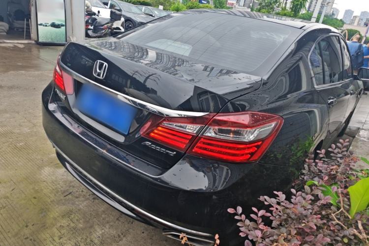 Used Honda Accord 2016 2.0L Comfort Edition Rear Right 45 Deg