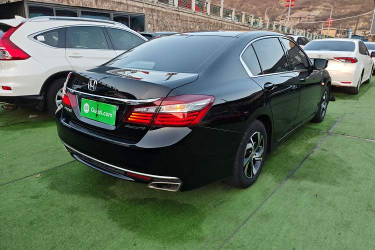 Used Honda Accord 2016 2.0L Comfort Edition Rear Right 45 Deg
