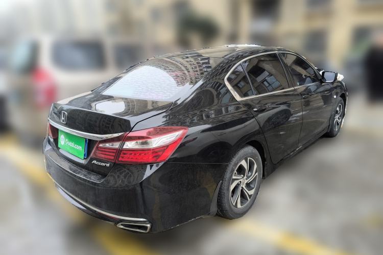 Used Honda Accord 2016 2.0L Comfort Edition Rear Right 45 Deg