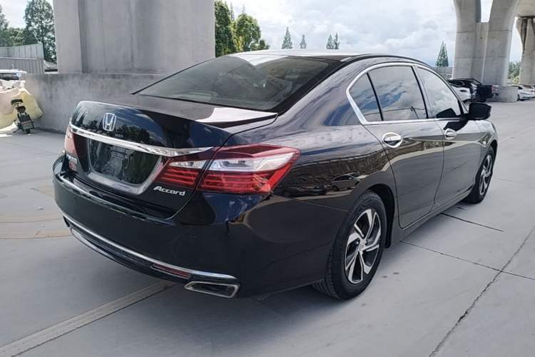 Used Honda Accord 2016 2.0L Comfort Edition Rear Right 45 Deg